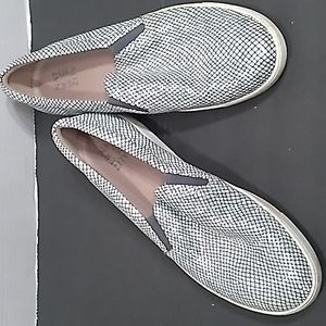 NATURALIZER SNEAKERS